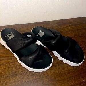 Black Sorel sandals women’s size 8 puffy twist new without tags